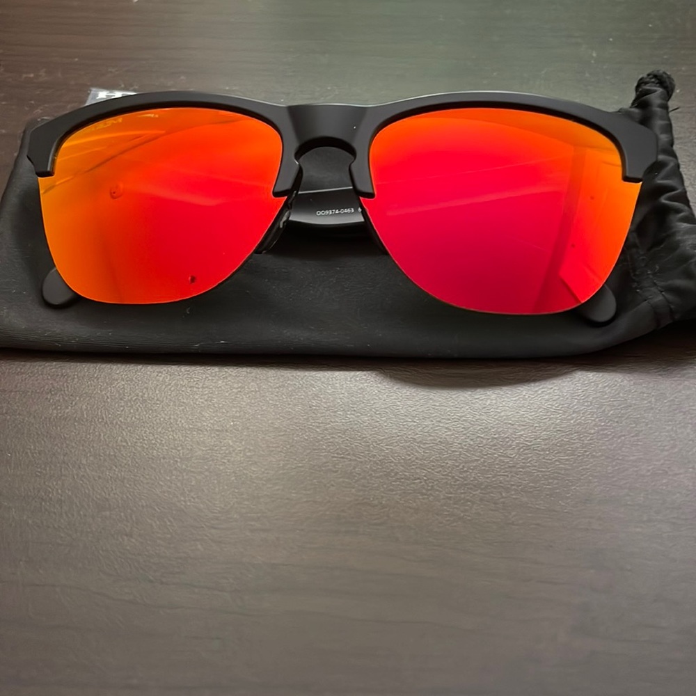 oakley frogskin lite prizm ruby lenses